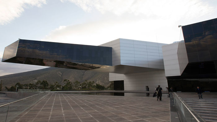 La moderna sede de la Unasur se ubica en Quito.