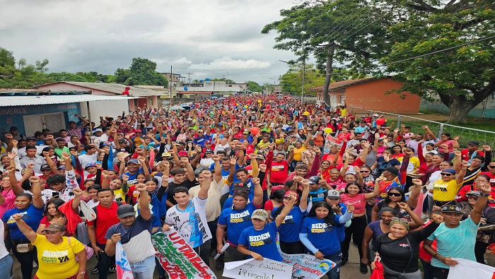 El mandatario venezolano también instó a seguir “unidos por la Paz de la Patria Grande”, mientras el Partido Socialista Unido de Venezuela calificó de “extraordinaria” la movilización.