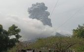 El volcán Concepción expulsó una gran columna de humo que impresionó a los testigos.