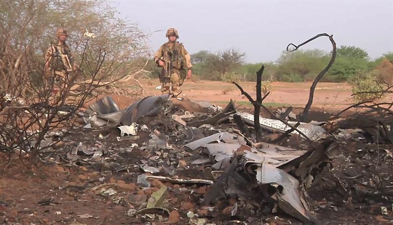 Los restos de las víctimas mortales del avión de Air Algérie llegaran a Gao para su reconocimiento. (Foto: EFE)