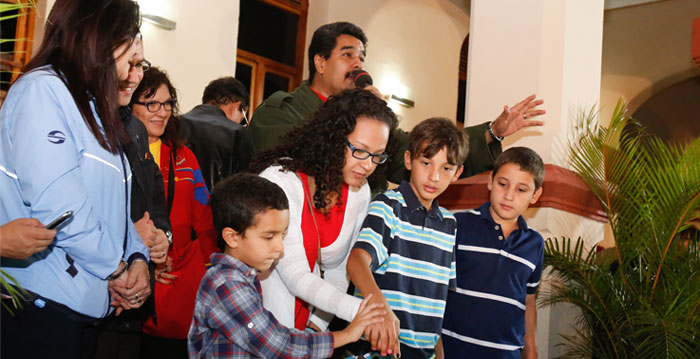 Las hijas y los nietos de Chávez estuvieron presentes en los homenajes. (Foto: AVN) 