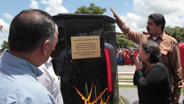 Se develó una placa en la plaza Hugo Chávez de Barinas