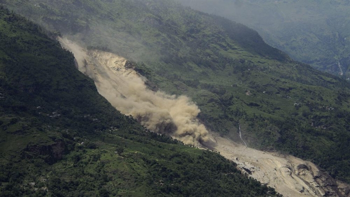 Deslizamiento provocado por las fuertes lluvias en el noreste de Nepal