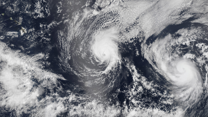 Dos huracanes se aproximan a la Hawái.