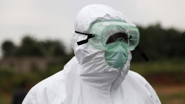 La Organización Mundial de la Salud, cifró este viernes en casi mil los fallecidos por el virus del ébola. (Foto: EFE)