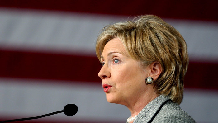 Clinton considera que Estados Unidos debe coordinarse para combatir el terrorismo en Irak. (EFE)
