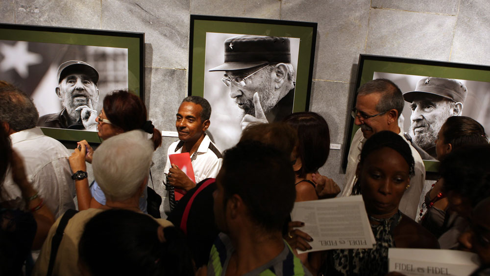 Exposición fotográfica de Fidel por 88 aniversario (EFE)