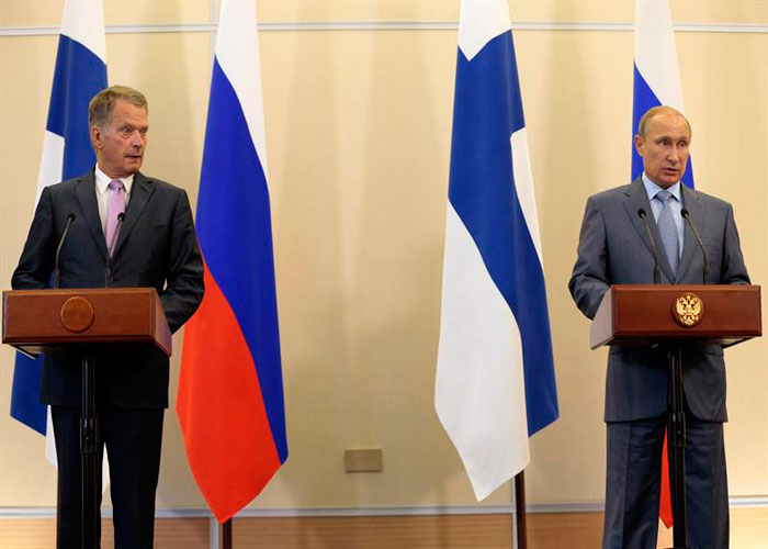 Putin con su homólogo finlandés analizando la crisis en Ucrania (EFE)