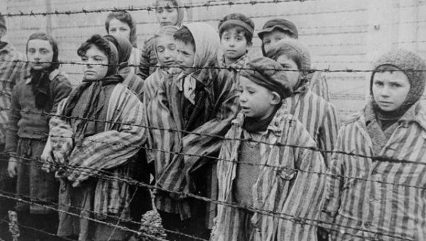225 Jewish Survivors of Nazi Genocide Condemn the Massacre of Palestinians