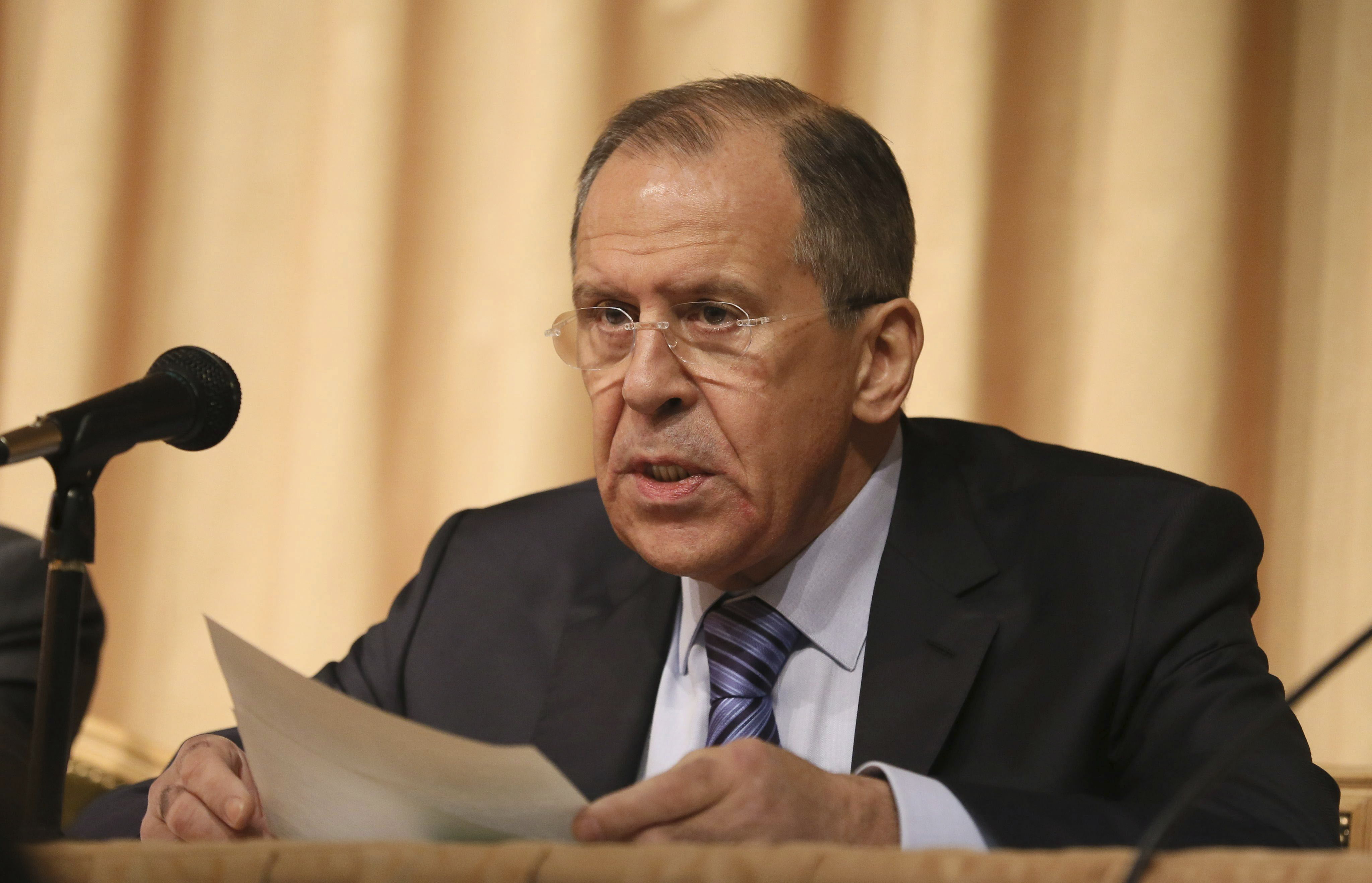 Lavrov apela con garanizar seguridad en la frontera (AP)