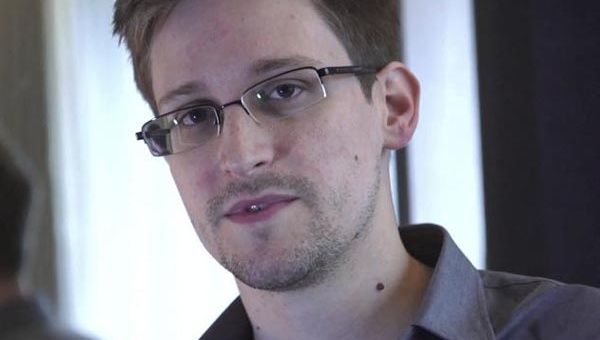 Rusia prolonga refugio temporal de Snowden por tres años