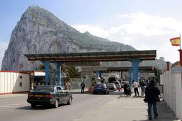 España defiende los controles impuestos en la frontera con Gibraltar. (Foto: Archivo)