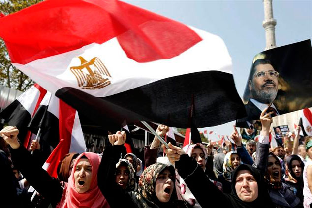La Hermandad Musulmana y partidarios de Mursi continúan en manifestaciones exigiendo el regreso del presidente electo democráticamente. (Foto: EFE)
