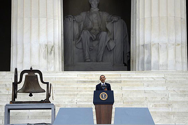 Desde las escalinatas del Monumento a Lincoln en Washington, el mandatario ofreció su discurso admitiendo la creciente desigualdad de su país. (Foto: EFE)