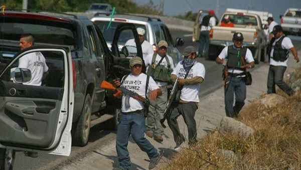 Grupos de autodefensas tomaron la comunidad de Apatzingán (Foto: Archivo)