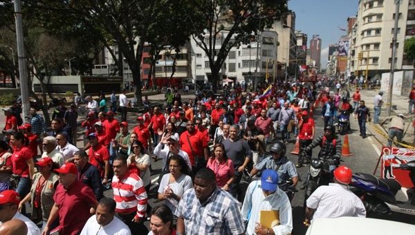 La concentración inició en la estación de Metro La Hoyada en el oeste de la capital y recorrieron varias calles. (Foto: MPPTT)