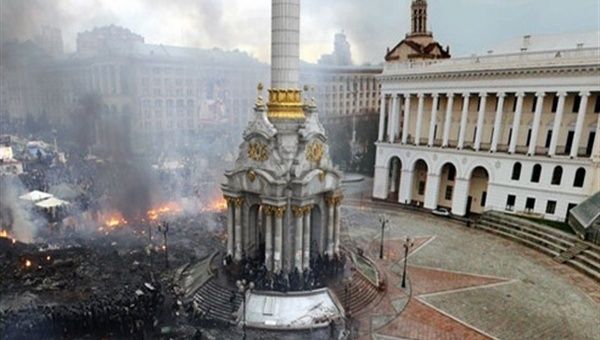 Kiev antes y después de los disturbios. (Foto: RT)