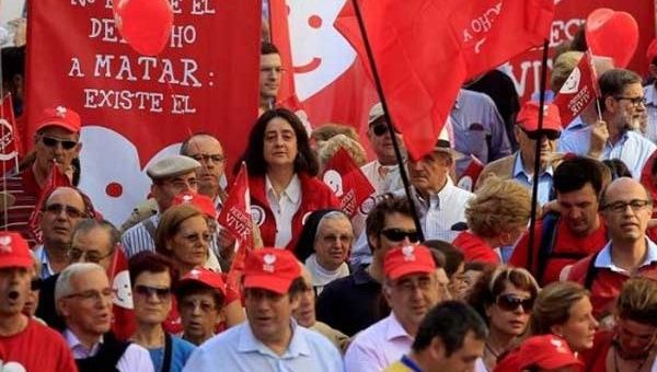 Cientos de españoles han manifestado en contra de la ley de aborto. (Foto: Archivo)