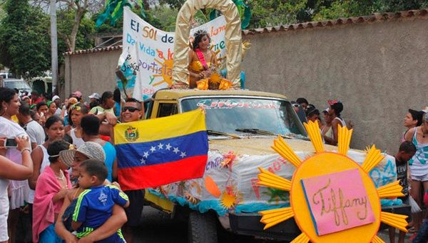 Con carrozas, desfiles de reinas y mucha gente, El Carnaval llegó al poblado de Choroní en la costa venezolana. (Foto: Gobernación de Aragua)