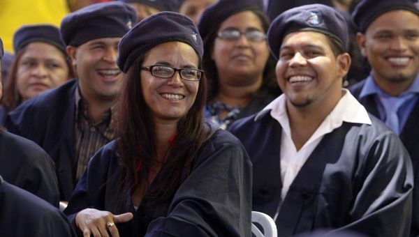 Más de 300 mil estudiantes egresaron de la Misión Sucre con título universitario. (Foto: AVN)