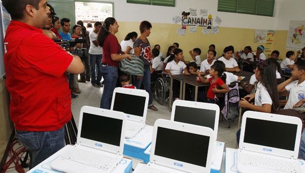 Escuelas de todas las regiones de Venezuela han sido abastecidas con las "Canaimitas". (Foto: AVN)