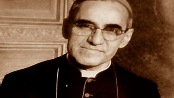 Monseñor Oscar Arnulfo Romero y Galdámez, se caracterizó por defender a los más pobres y desprotegidos en los días previos al estallido del conflicto armado salvadoreño (1980-1992. (Foto: Archivo)