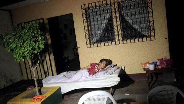 Ortega recomendó a los habitantes dormir alertas y listos para salir a la calle (Foto: EFE)