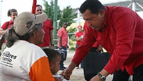 El Gobierno Bolivariano durante la gestión del presidente Chávez logró reducir la pobreza extrema a un 5,5 por ciento (Foto:Archivo)