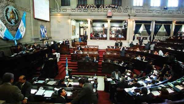 87 parlamentarios del Congreso de Guatemala votaron por la medida que es rechazada por miles de personas en esa nación. (Foto: Archivo).