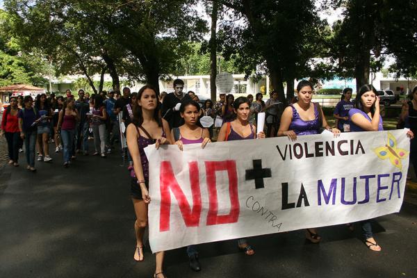 Hasta el 13 de mayo de este año, la policía del país suramericano ha contabilizado al menos 40 feminicidios (foto: Archivo)