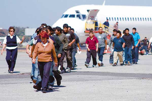 Gobierno de Guatemala inspeccionó un vuelo de 135 personas deportadas por EE.UU., entre ellos 36 mujeres y un menor de 17 años. (Foto: Archivo)