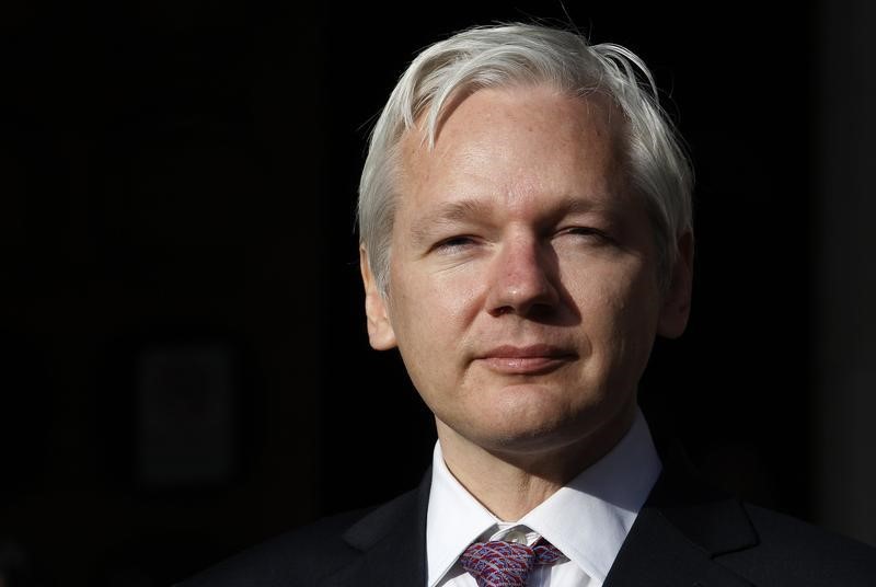 Assange podría ser entragado a EE.UU. de ser extraditado a Suecia (Foto:Archivo)