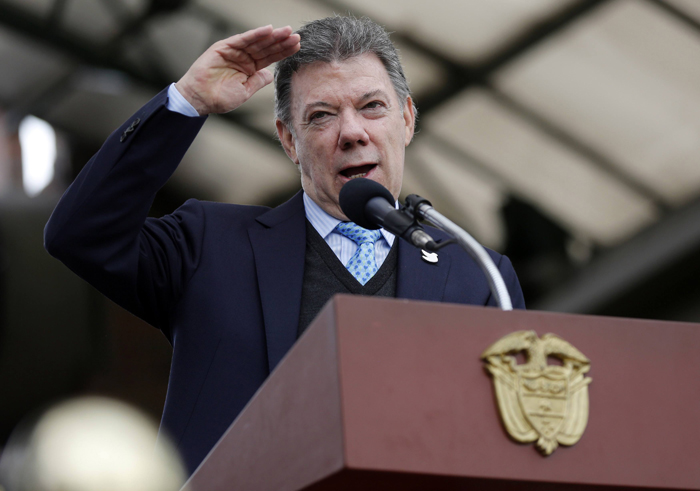 Santos rechaza posición de los enemigos de la paz (Reuters)