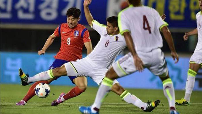 La selección nacional de fútbol venezolana cayó 3 goles por 1 ante Corea del Sur. Su próximo partido será el martes 9 contra Japón. (Foto: AFP)