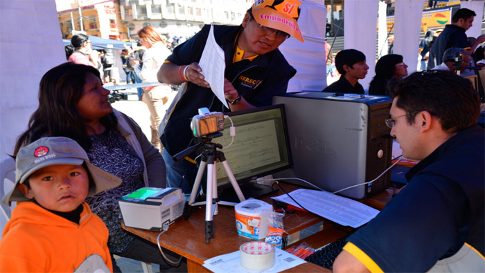 Empadronamiento a través del sistema de registro biométrico en Bolivia. (Foto: Archivo)