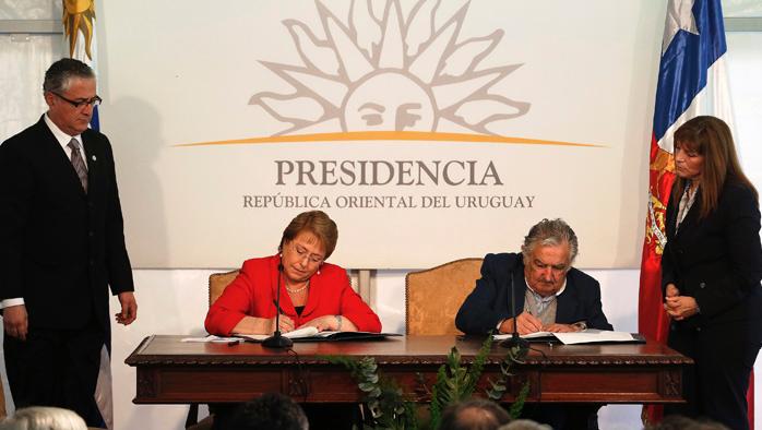 Los presidentes firmaros varios acuerdos en materia de Derechos Humanos, tributaria y comercial. (Foto: Reuters)