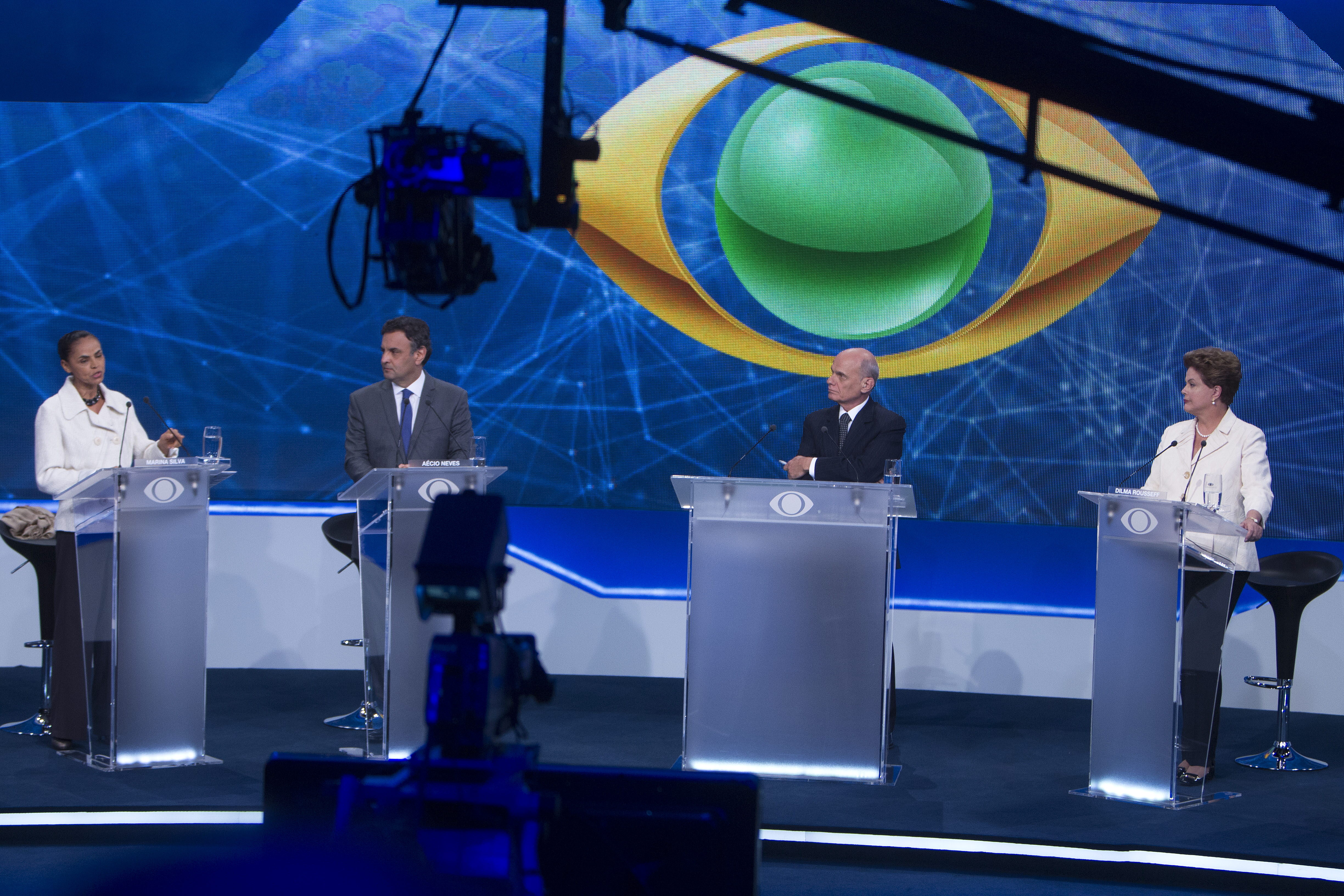 Este es el tercer debate televisado al que se enfrentan los candidatos presidenciales en Brasil. (Foto: EFE)