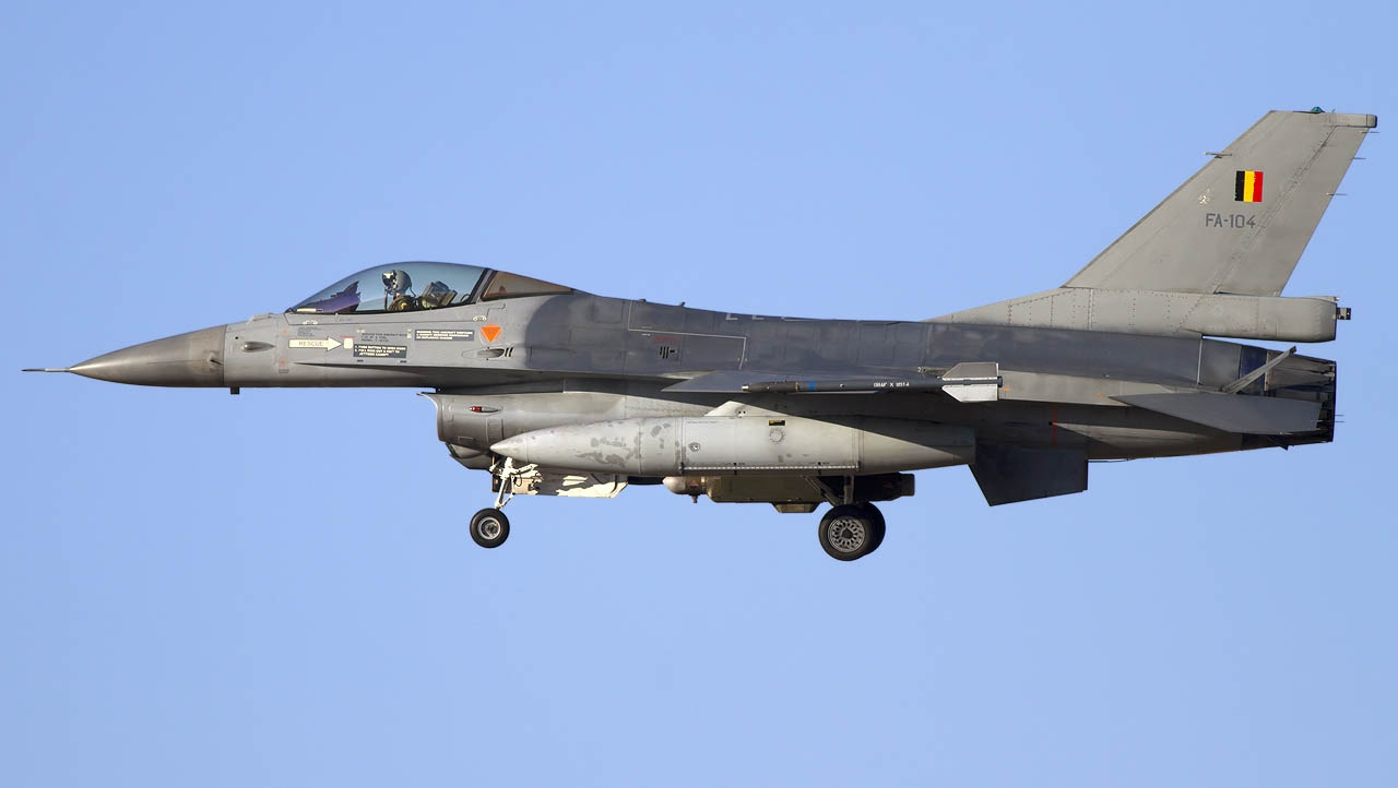Bélgica se une a Holanda en el ofrecimiento para combatir al EI con el despliegue de cazas F-16. (Foto: commons.wikimedia.org)