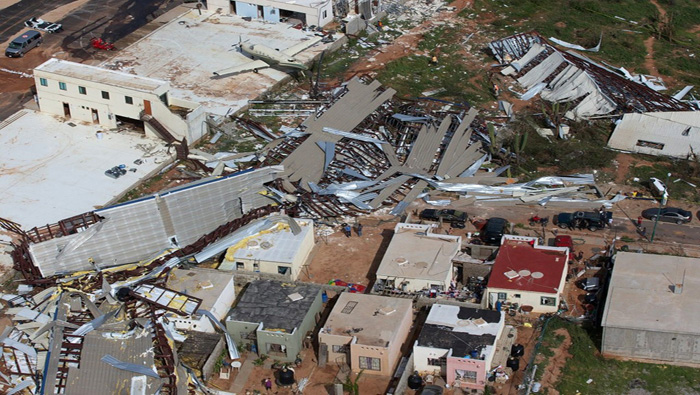 11 mil turistas de Los Cabos fueron evacuados por los daños en el aeropuerto. (Foto:EFE)