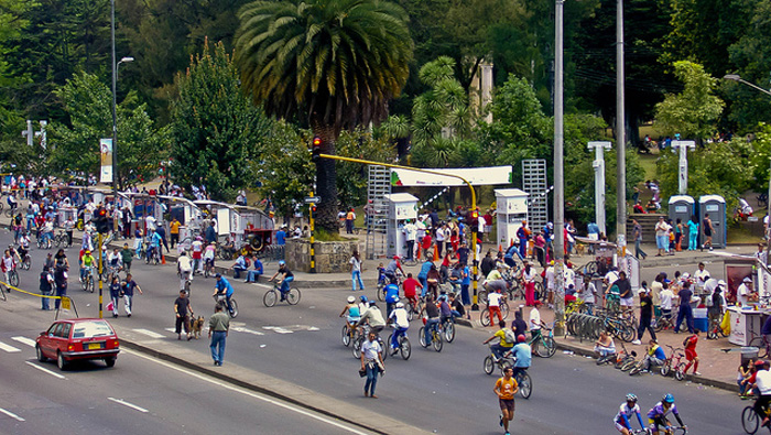 El origen de la ciclovía bogotana se debió a una protesta que tomó la Carrera Séptima, que obligó a las autoridades a decretar un día para tal fin. (Foto: Archivo)