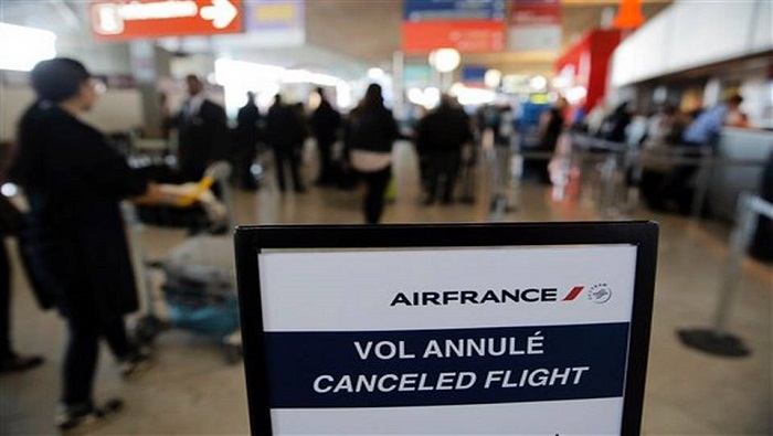 En algunas ciudades las terminales aéreas reportaron la anulación de entre 70 y 75 vuelos. (Foto: elnuevoherald.com)