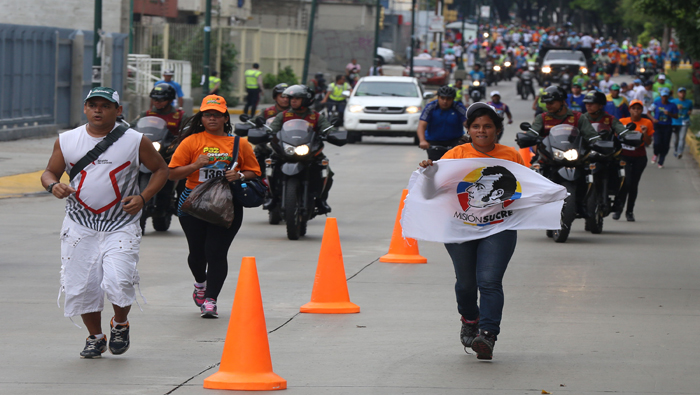 Ministro de Relaciones Interiores, Rodríguez Torres, asistió a la Gran Caminata por la Paz en Caracas. (Foto: AVN)