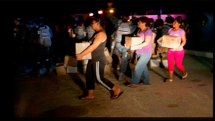 El gobierno del estado Baja California Sur ha entregado ayuda a los afectados por el huracán Odile (jornada.unam)