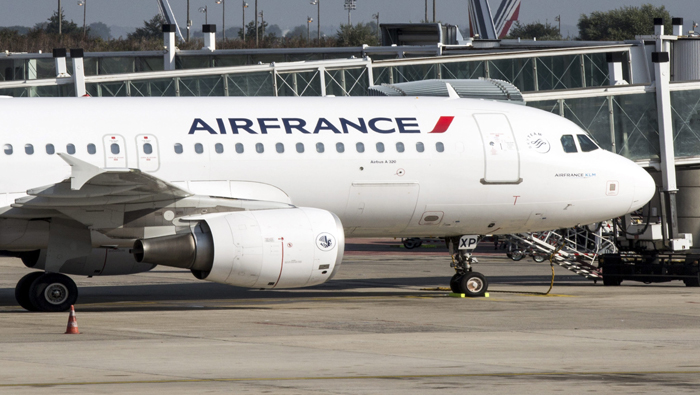 No se han concretado negociaciones entre trabajadores y directivos de la aerolínea francesa Air France. (Foto: EFE)