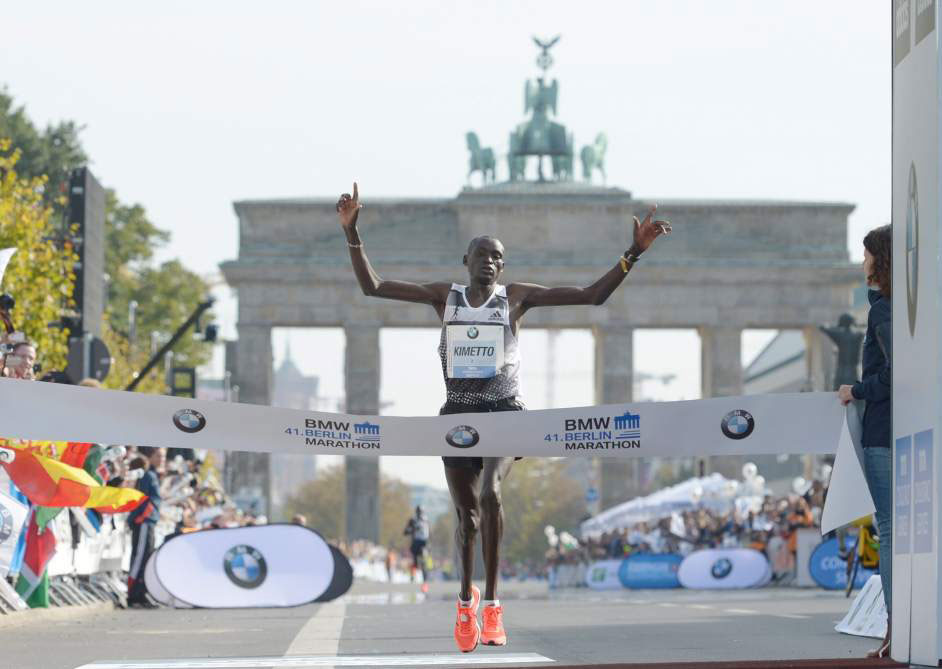 Así llegó a la meta el corredor keniano Dennis Kimetto. (Foto: EFE)