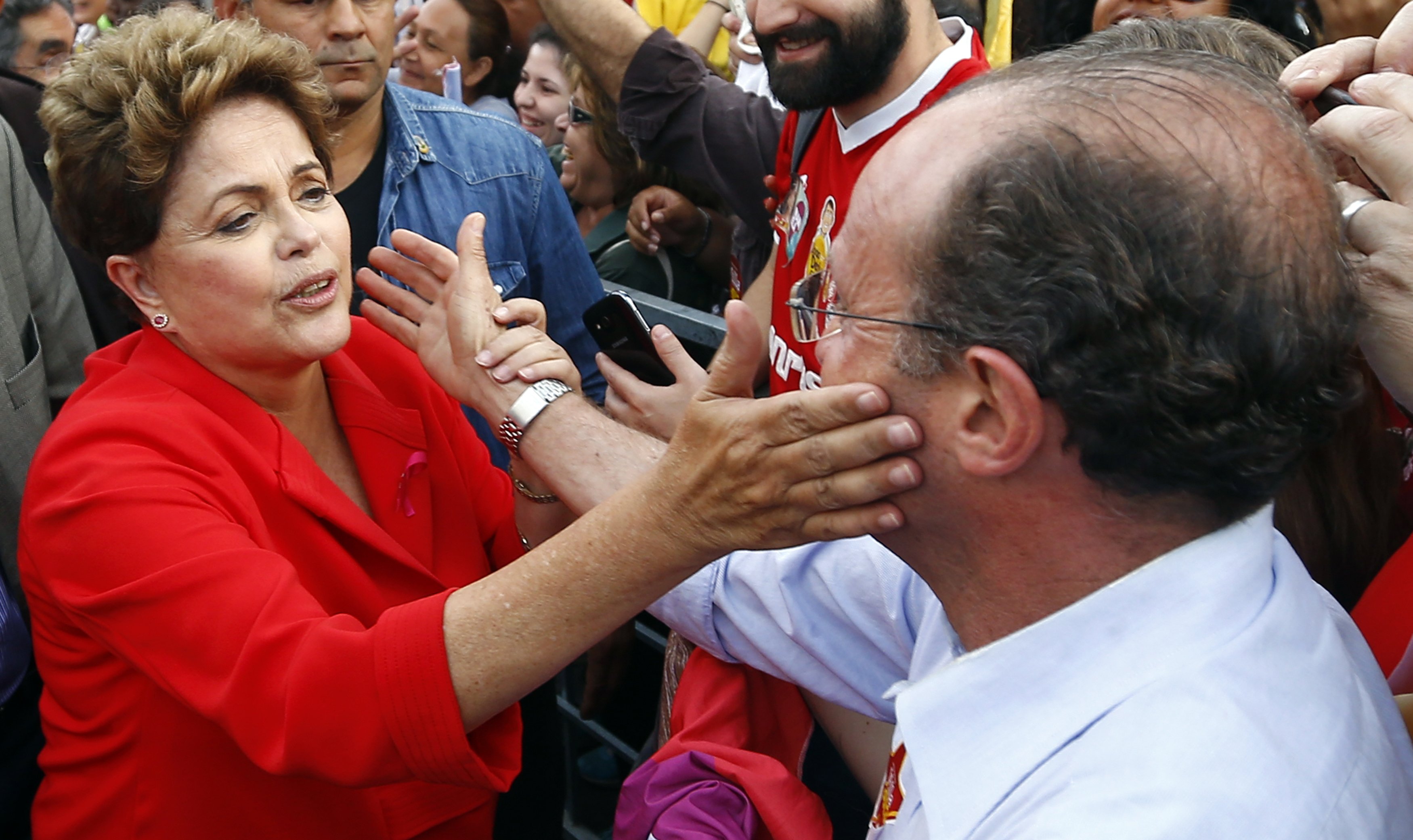 Rousseff recorrió Belo Horizonte en cierre de campaña