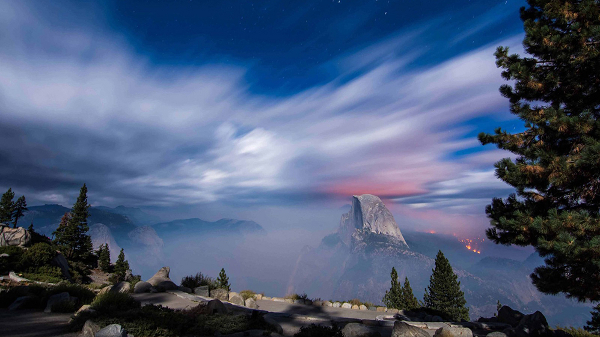 Parque Nacional de Yosemite, vista desde Glacier Point. Imagen tomada a las 3 am con una exposición de 1 minuto, por Juez Helbig