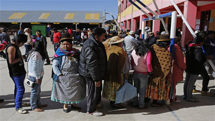 Los electores acudieron al llamado para fortalecer la democracia en Bolivia. AP.  