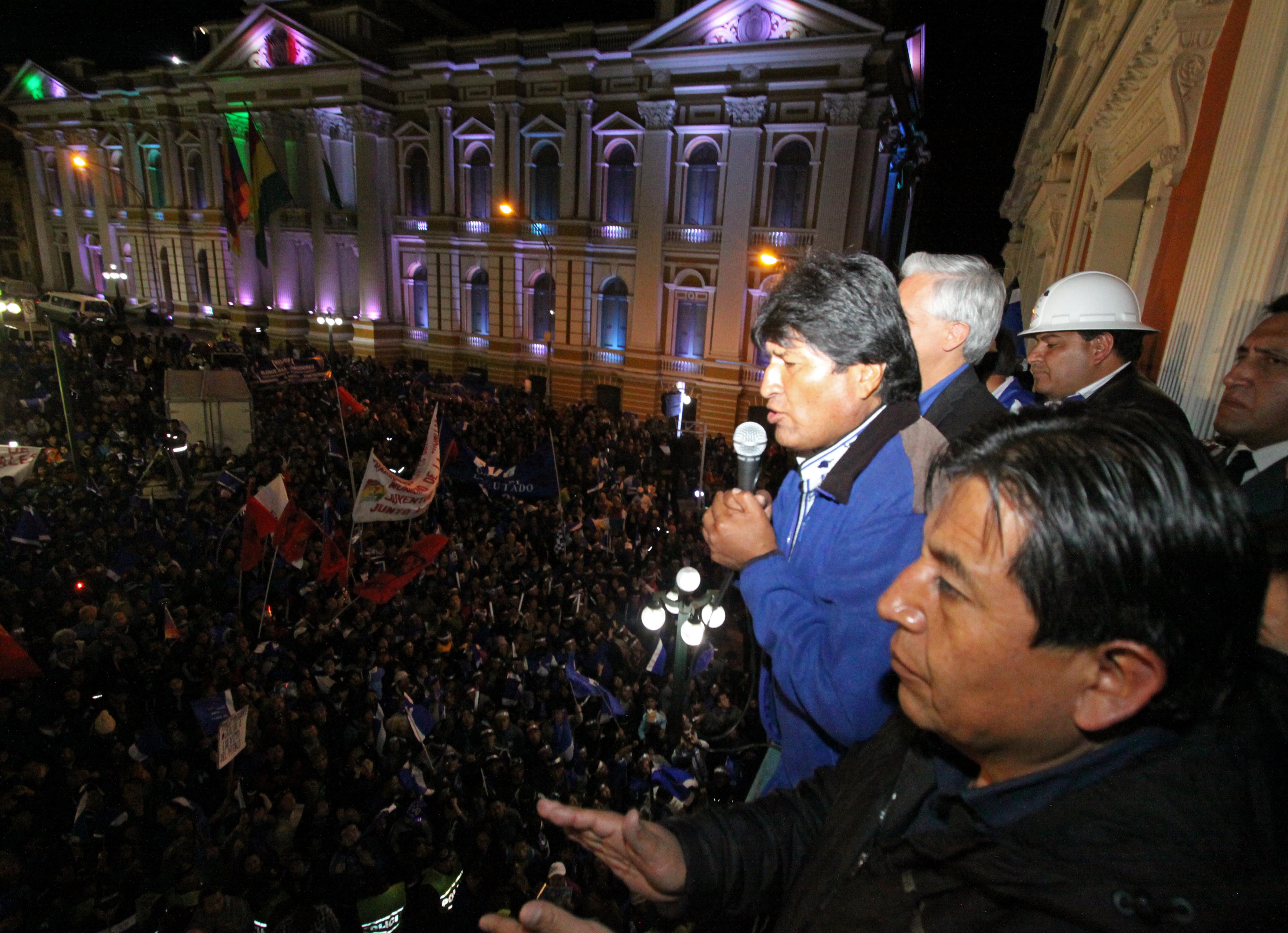 El presidente Evo Morales agradeció a su pueblo en el histórico balcón del Palacio de Gobierno. (Foto: ABI)