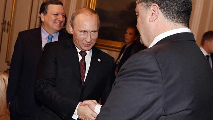 El presidente ruso, Vladimir Putin, participó en una reunión con varios de sus homólogos organizada por el Primer Ministro italiano, Matteo Renzi (AP)